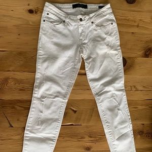 Jessica Simpson Mablibu Super Low White Jeans